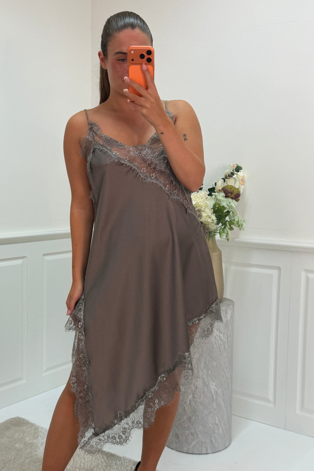 A-bee - Lenidress - Taupe Kjoler
