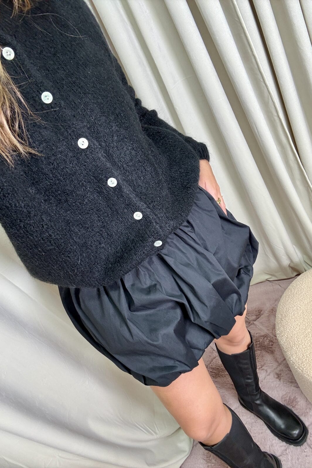 A-bee - Short Balloon Skirt 6512 - Black Nederdele