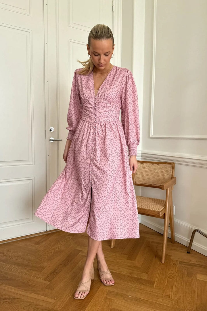 Forudbestilling - BYIC - Adelic Long Dress - pfsp Pink Flower Stem Print Kjoler