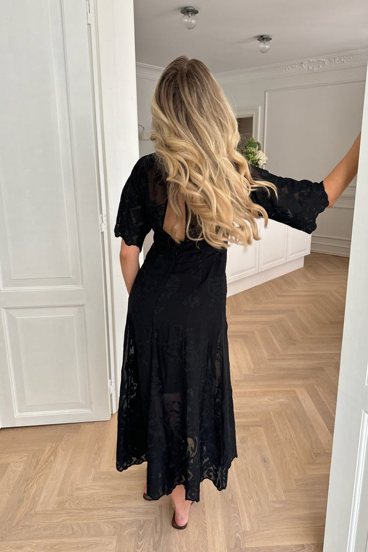 Forudbestilling - BYIC - Ellinoric Lace Long Dress - vb Vintage Black Kjoler