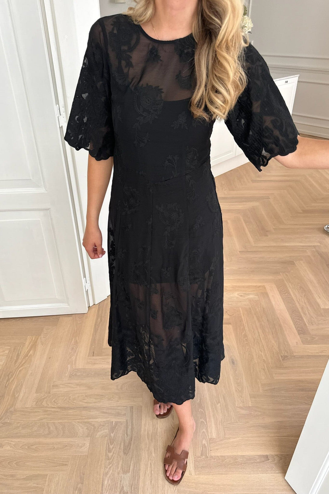 Forudbestilling - BYIC - Ellinoric Lace Long Dress - vb Vintage Black Kjoler
