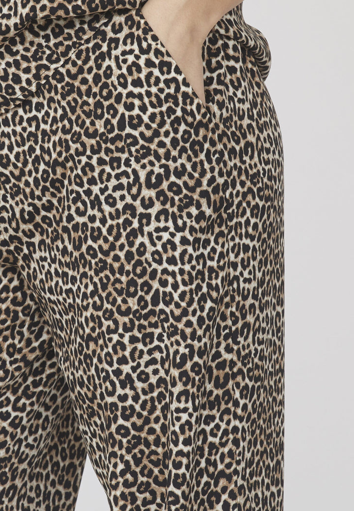 Forudbestilling - Love & Divine - Love1024-23 - 843 Leo Bukser