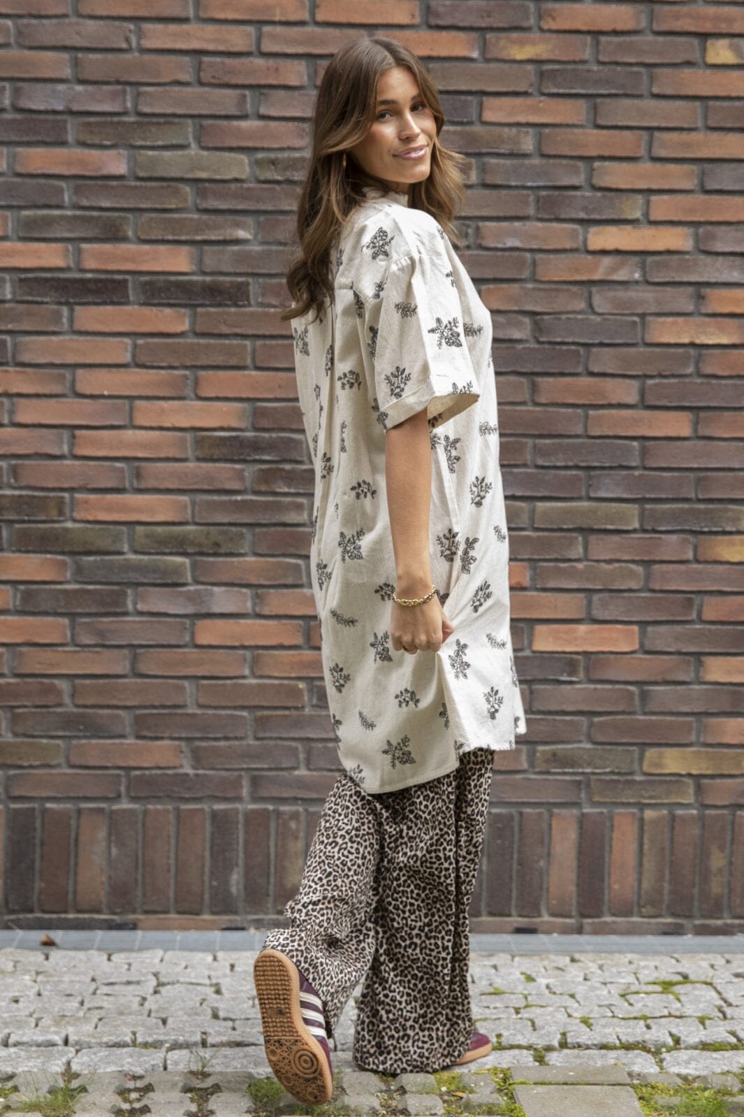 Forudbestilling - Love & Divine - Love1024-23 - 843 Leo Bukser