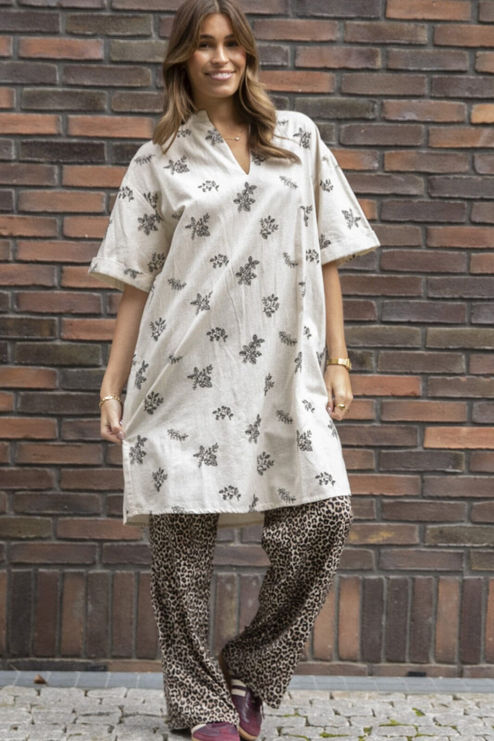 Forudbestilling - Love & Divine - Love1024-23 - 843 Leo Bukser