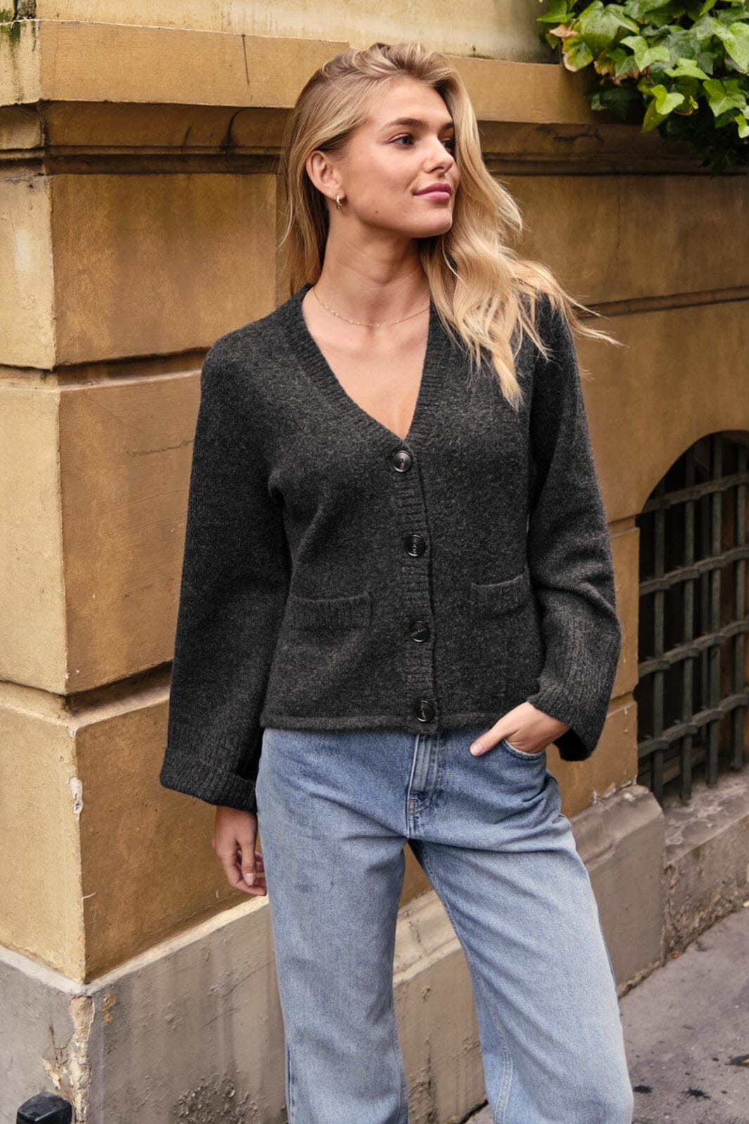 Forudbestilling - Neo Noir - Pixie Knit Cardigan - Antracit Cardigans