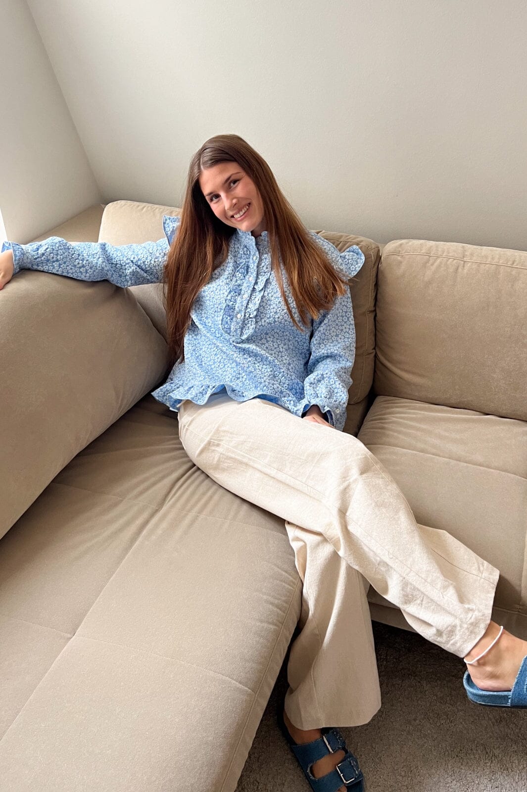 Forudbestilling - Noella - Reno Ruby Ruffle Blouse - Light Blue Bluser