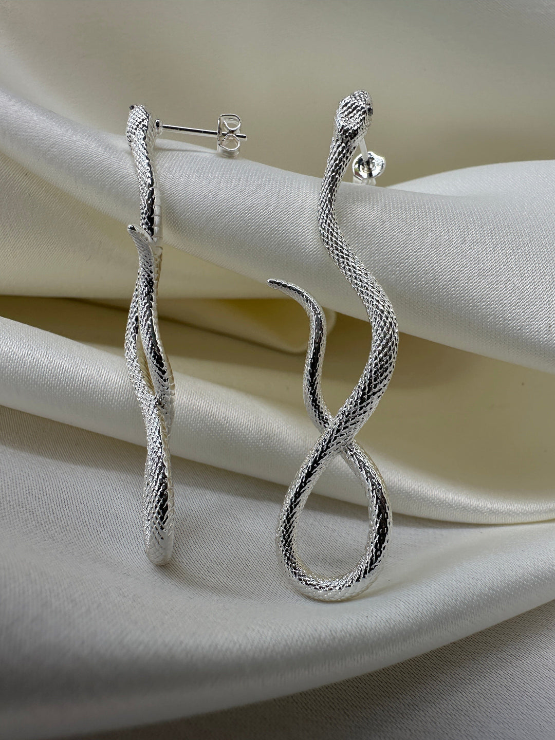 Forudbestilling - O-element - Poison Snake Earring - Sølv Øreringe