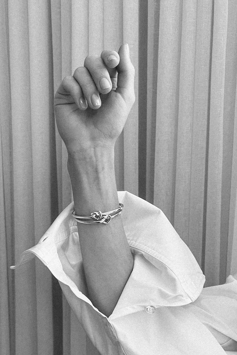 Jane Kønig - Tied Heart Armring THA-AW25-S_M - Armbånd Armbånd