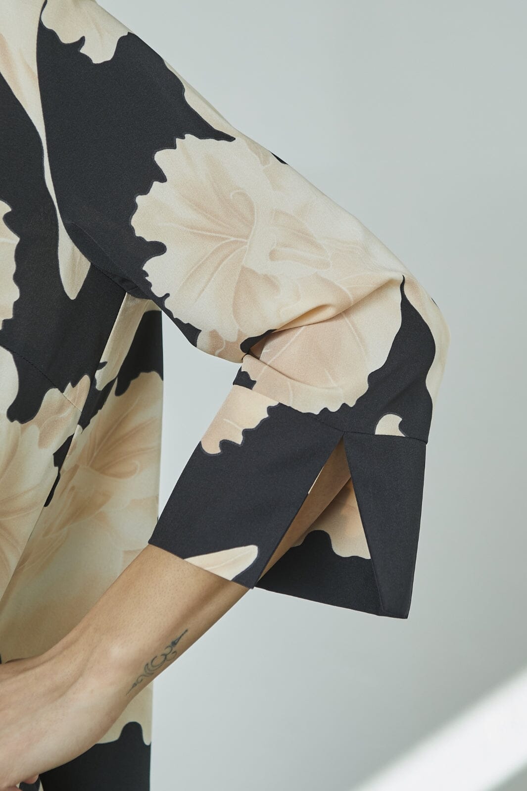 Love & Divine - Love441-36 18859 - 815 - Black/Flower