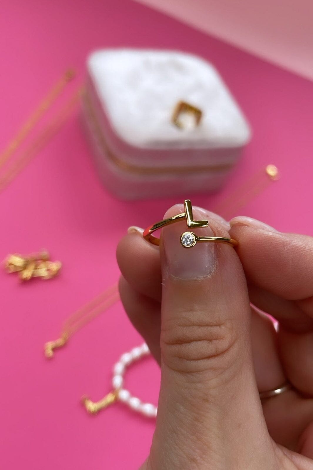 Mellow Moon - Letter Stone Ring - Forgyldt Ringe