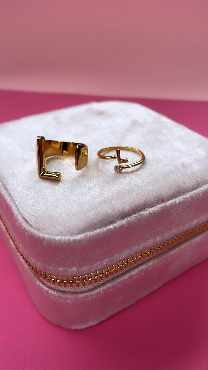 Mellow Moon - Letter Stone Ring - Forgyldt Ringe