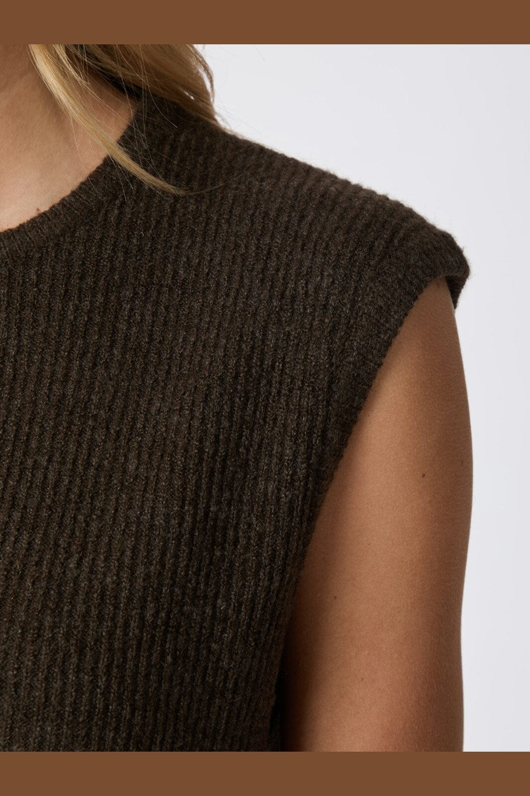 Neo Noir - Everest Knit Vest 164870 - 210 - Brown