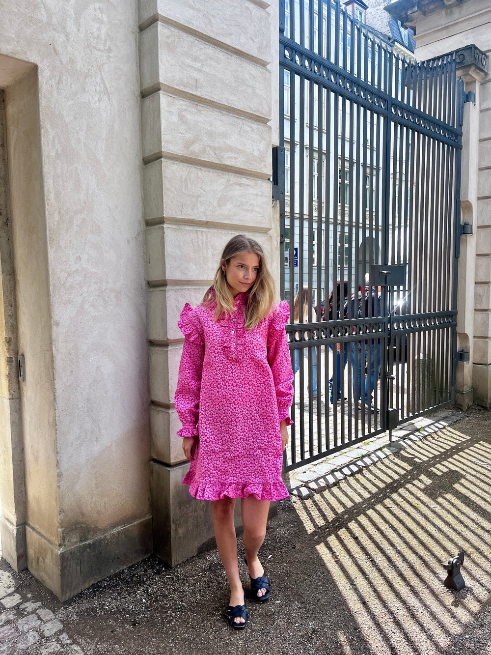 Noella - Reno Ruby Ruffle Dress - 031 Bright Pink Kjoler