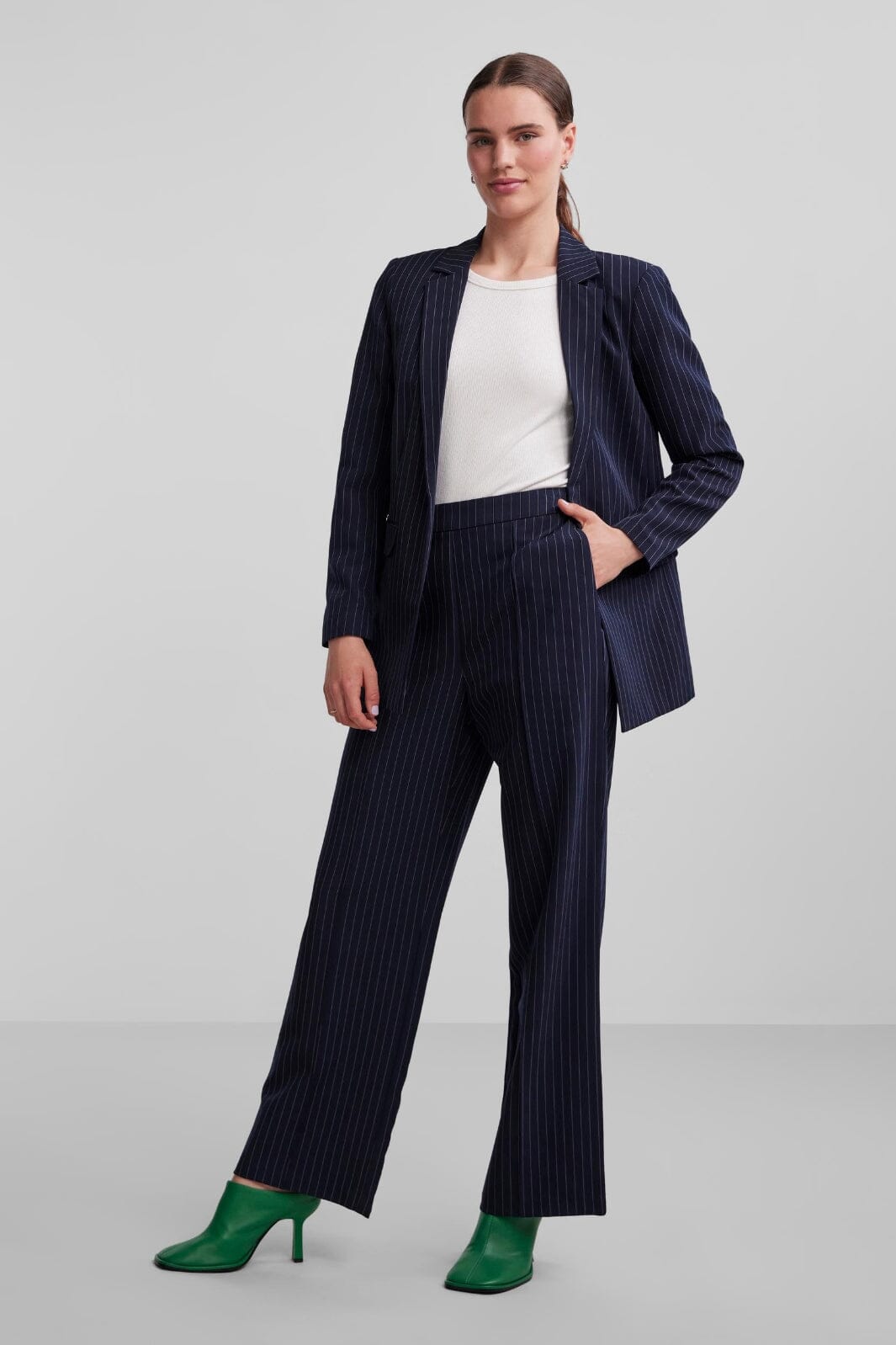 Pieces - Pcbossy Ls Loose Striped Blazer Noos - Sky Captin Pinstripe Blazere
