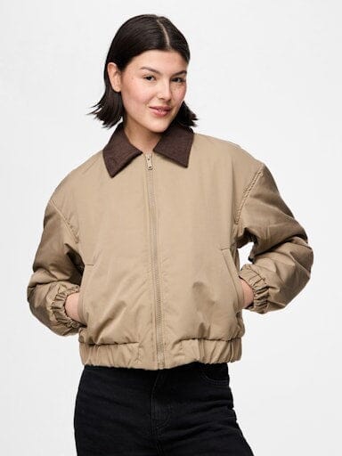 Pieces - Pcjorma Short Padded Bomber Jacket - 4889738 Greige Hot Fudge Frakker