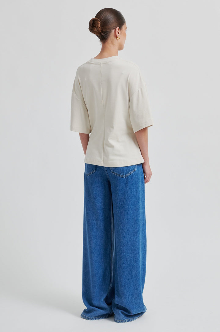 Second Female - Enora Brooch Tee 60432 - 0512 Soft Beige
