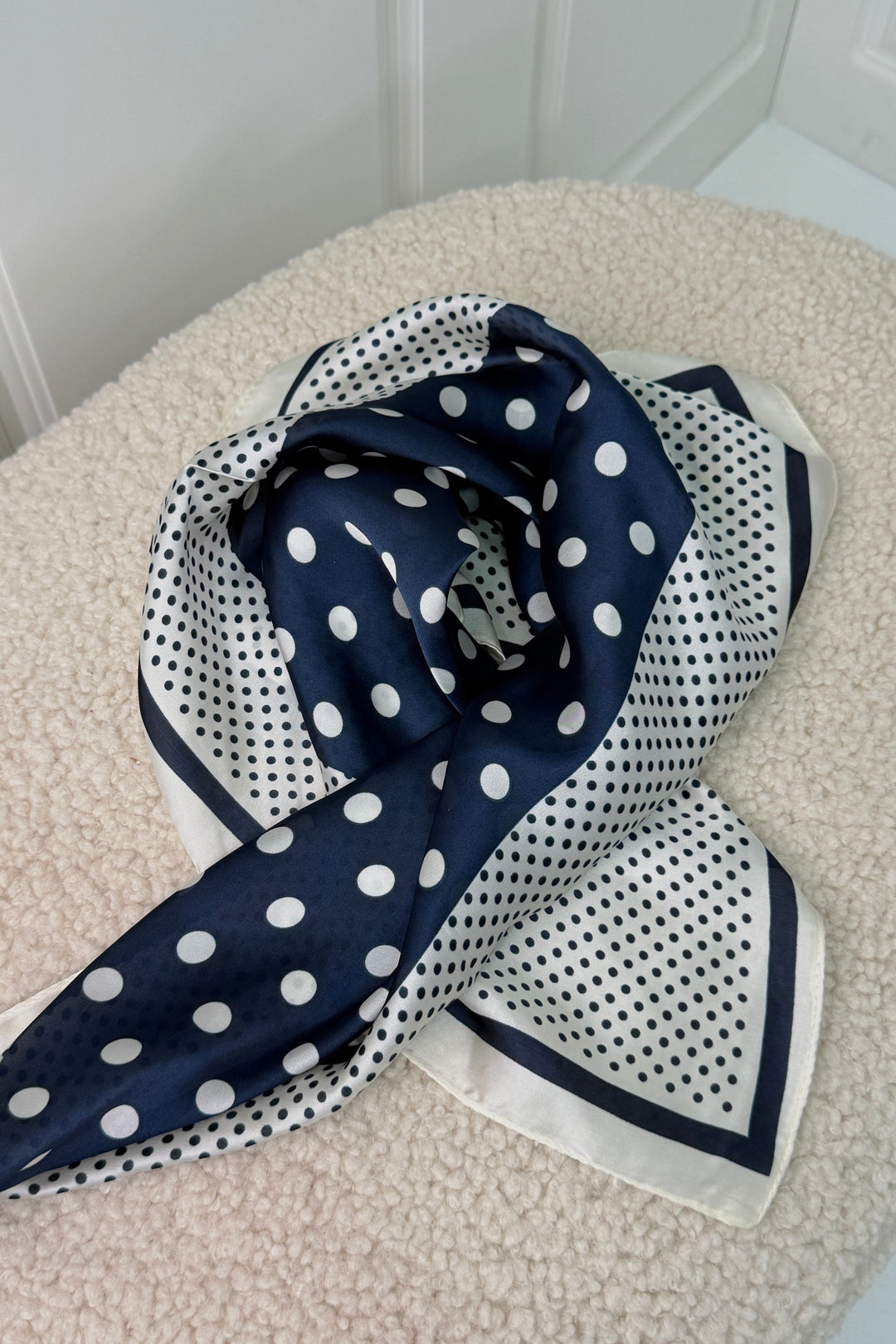 A-bee - Leonora Scarf - Navy Tørklæder 