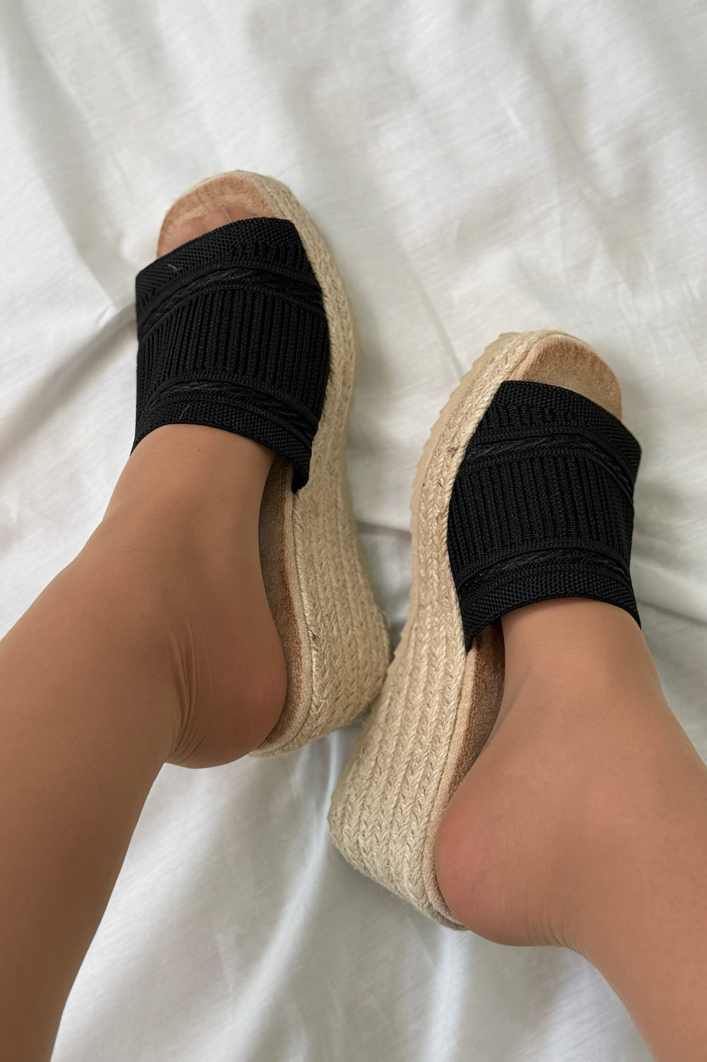Bloom - Yliana Sandaler - Black Sandaler 