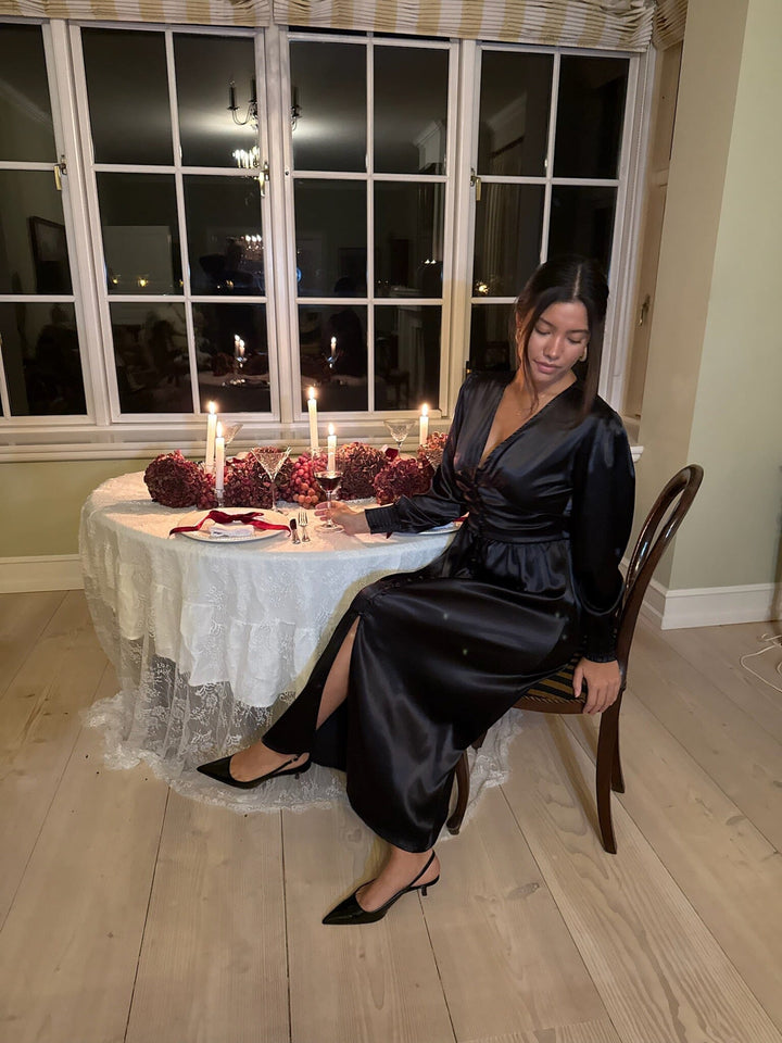 BYIC - Adelic Long Dress A2327 - Black Satin Kjoler 