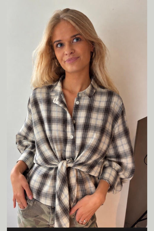 Continue - Leann Wrap Check 15401 - Sand Check