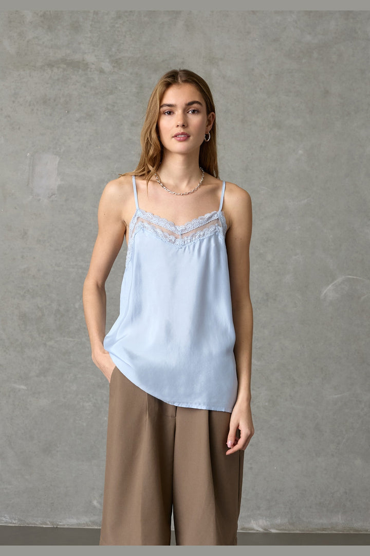 Love & Divine - Love1556 19904 - 412 - Skyway