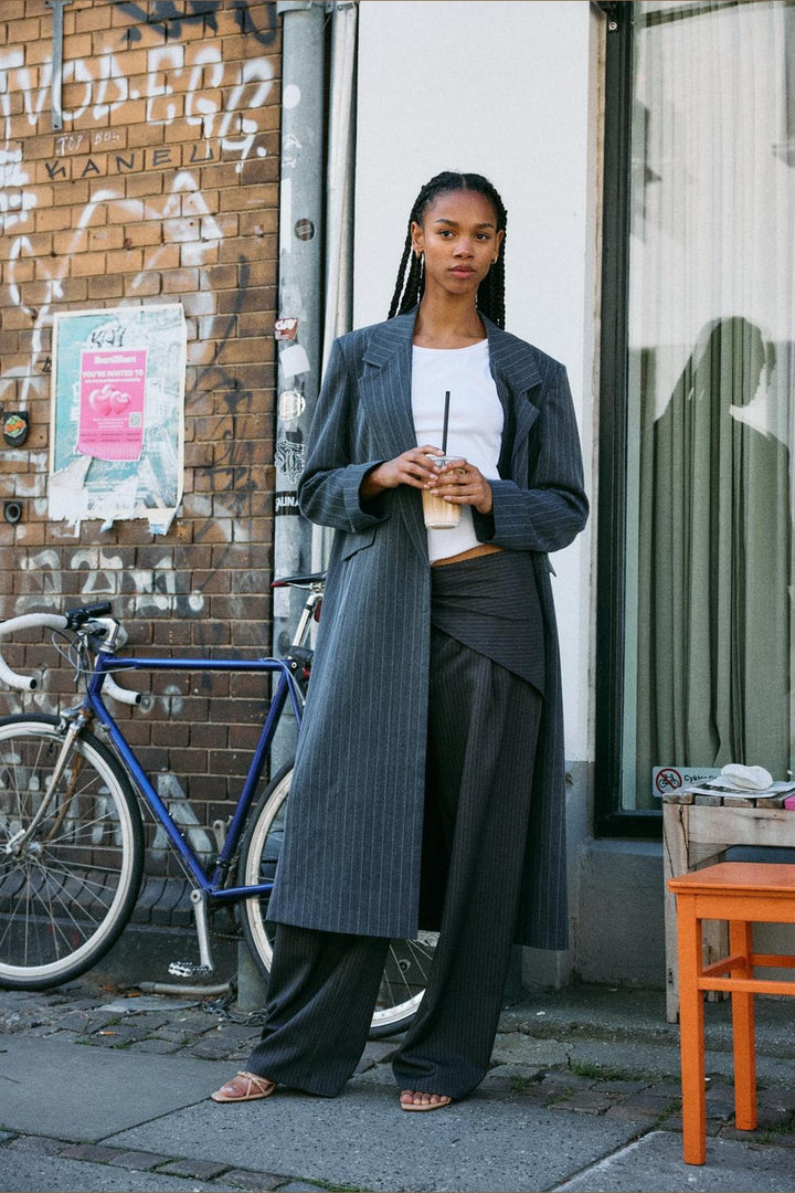 Noisy May - Nmcelia L/S Long Oversize Blazer Tnt/20 - 5213553 Charcoal Gray Pinstripe