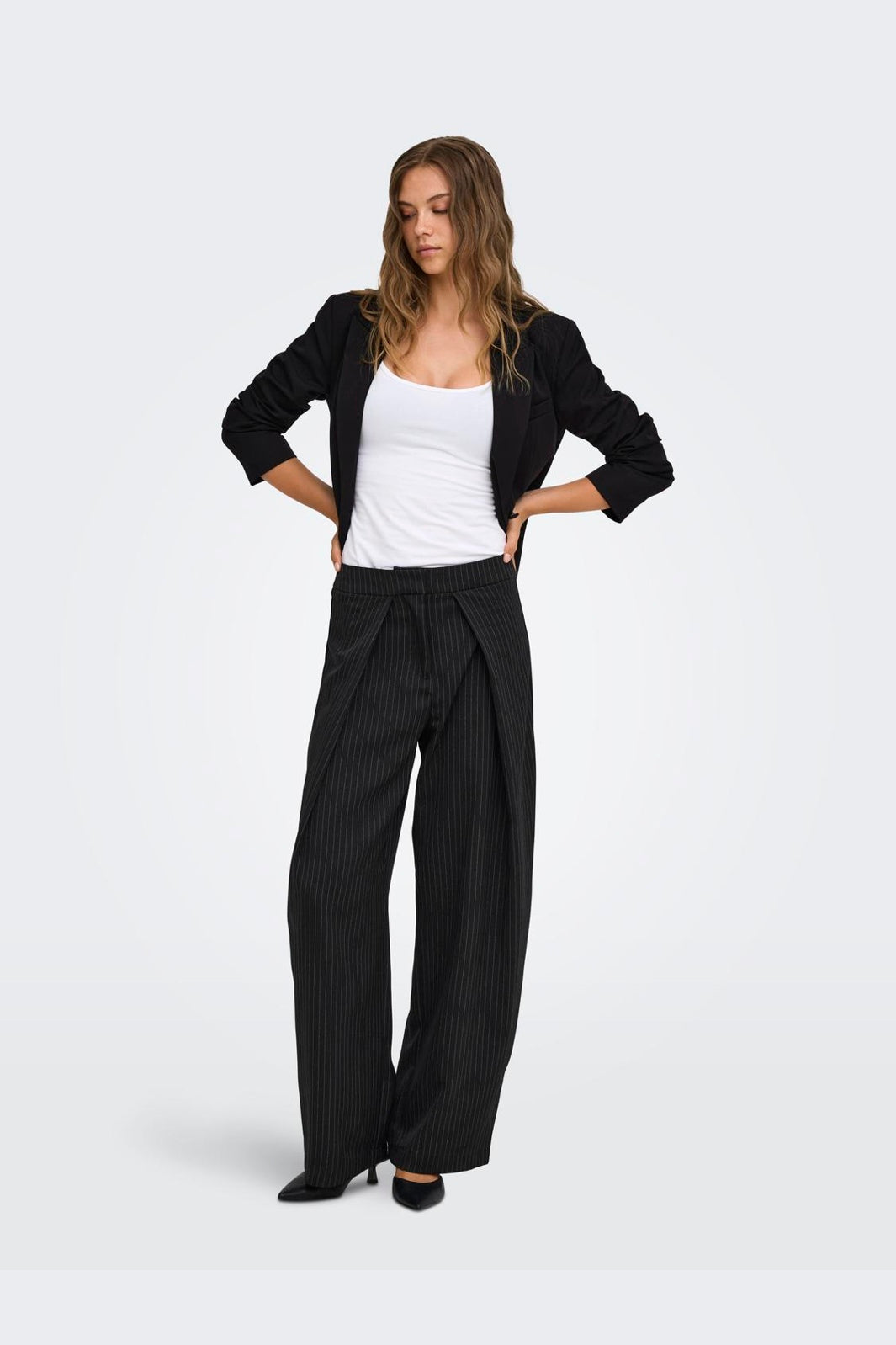 Only - Onlpinya Pleat Barrel Pant Tlr - 5205663 Black Cloud Dancer Pinstripes