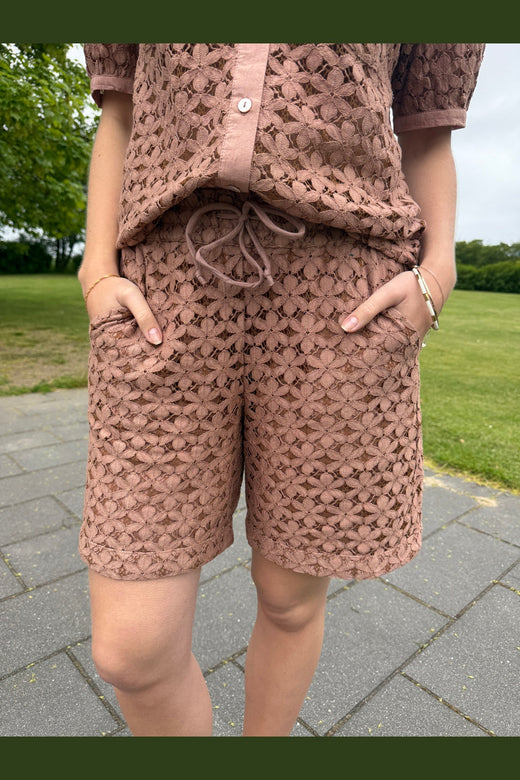Continue - Lis Lace Shorts 15290 - Nougat