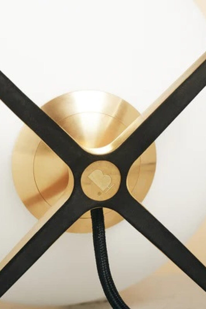 Forudbestilling - Brainchild - Ægget Lampen - Børstet Messing (Marts/April) Interiør 