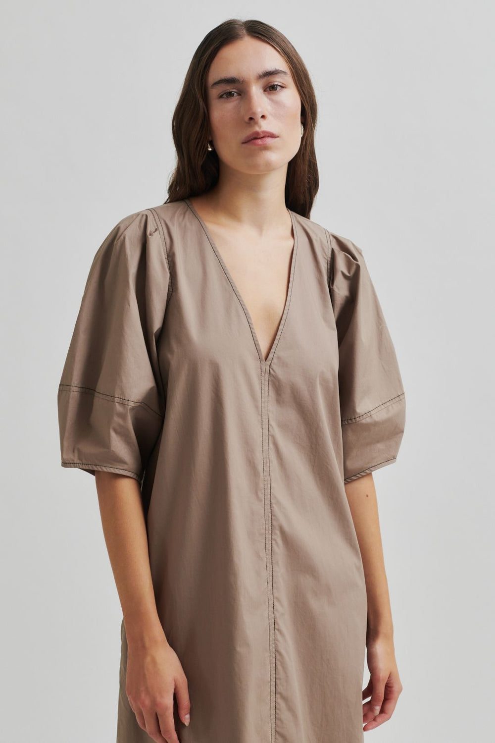 Forudbestilling - Second Female - Larkini New Maxi Dress 59633 - Fossil 
