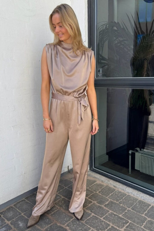 Sisters Point - Guto-Ju4 19010 - 206 - Champagne