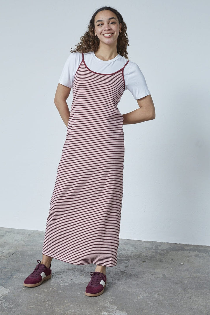 Sisters Point - Vez-Dr 18998 - 832 - Rose/Bordeaux