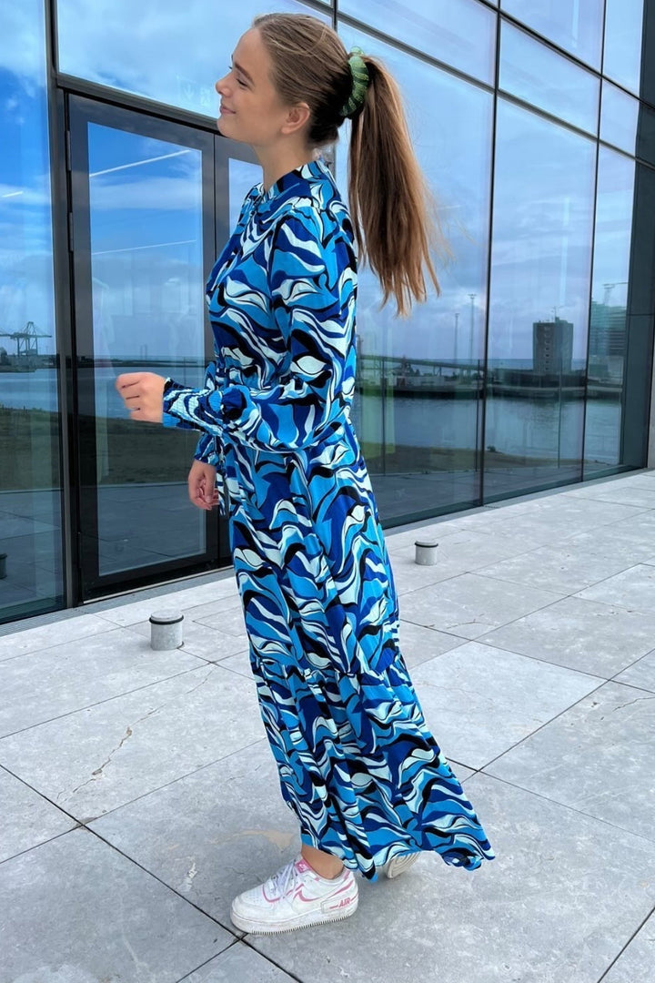 Forudbestilling - Y.A.S - Yasmotoro Ls Long Shirt Dress S. - Cashmere Blue WAVY PRINT (November) Kjoler 