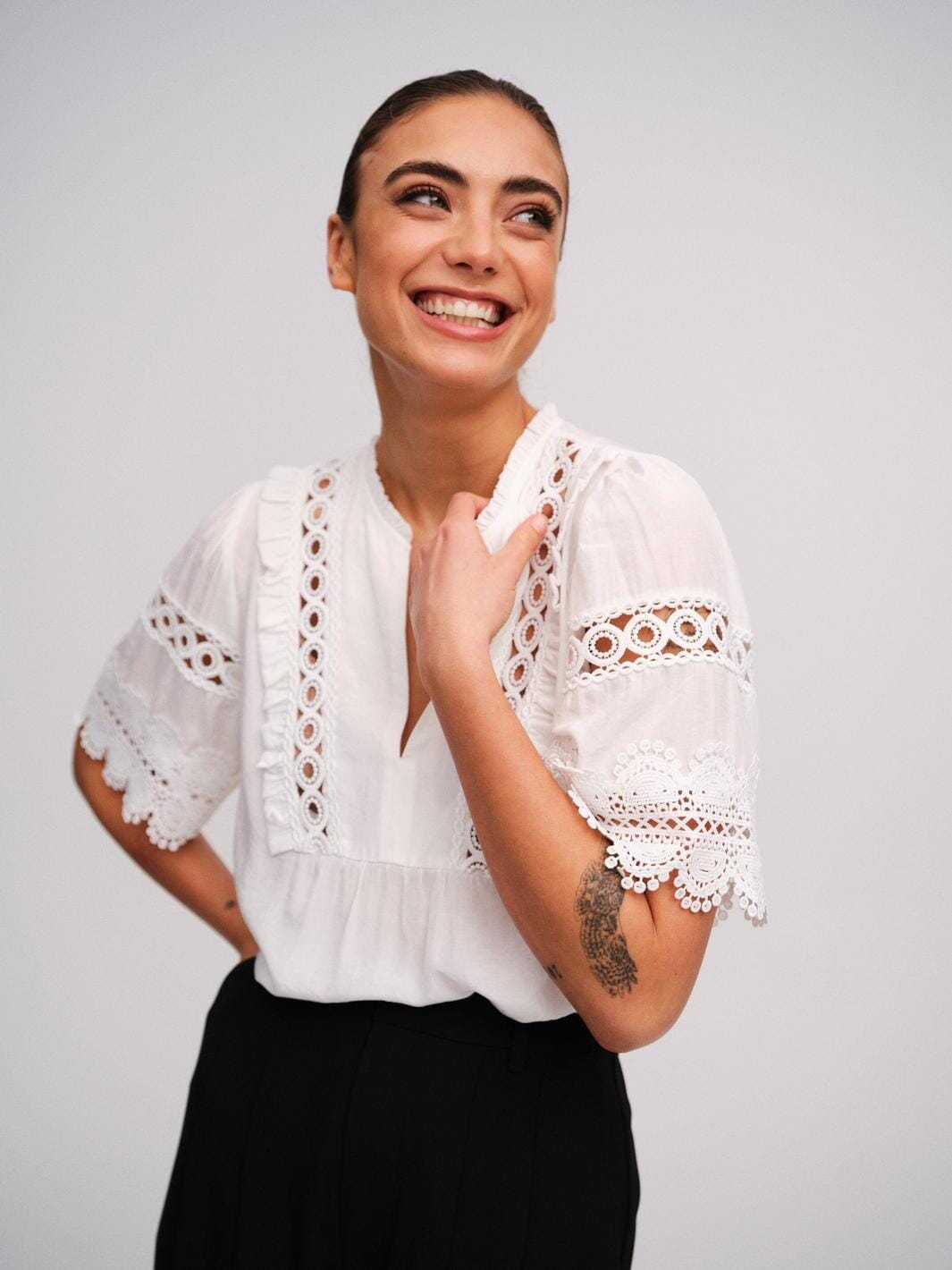 Gossia - Zelinego Blouse G3003 - Off-White T-shirts 