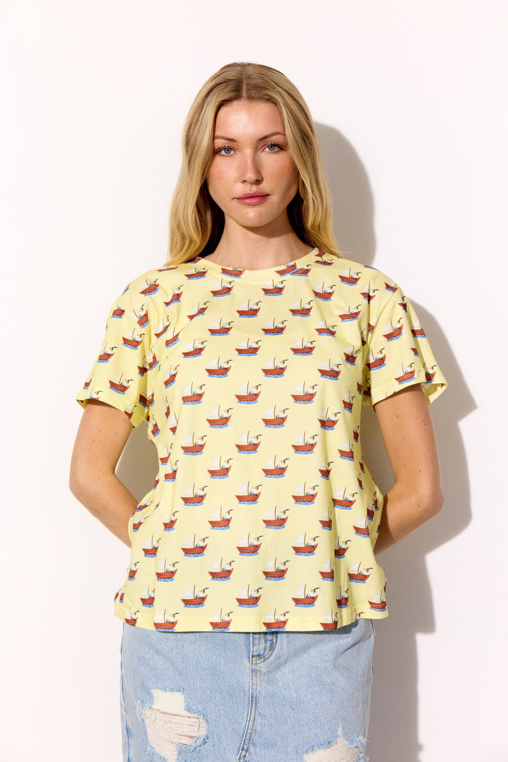 Hunkøn - Azura T-Shirt 26012 - Yellow Boat T-shirts 