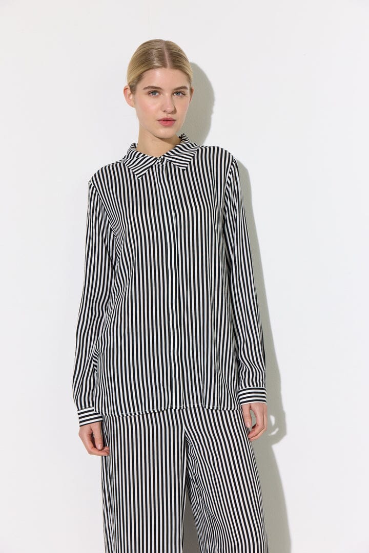 Hunkøn - Vicky Shirt 25980 - Black Striped Skjorter 