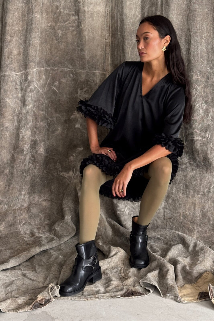 Love & Divine - Love1424 19206 - 000 - Black Kjoler 