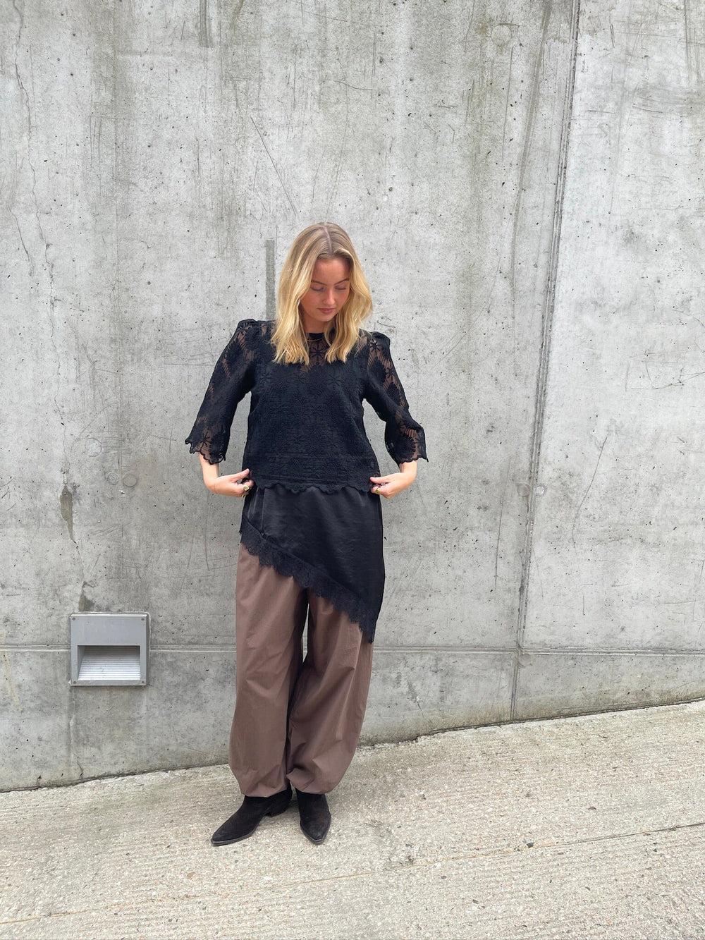 Love & Divine - Love1498 19602 - 000 - Black Bluser 