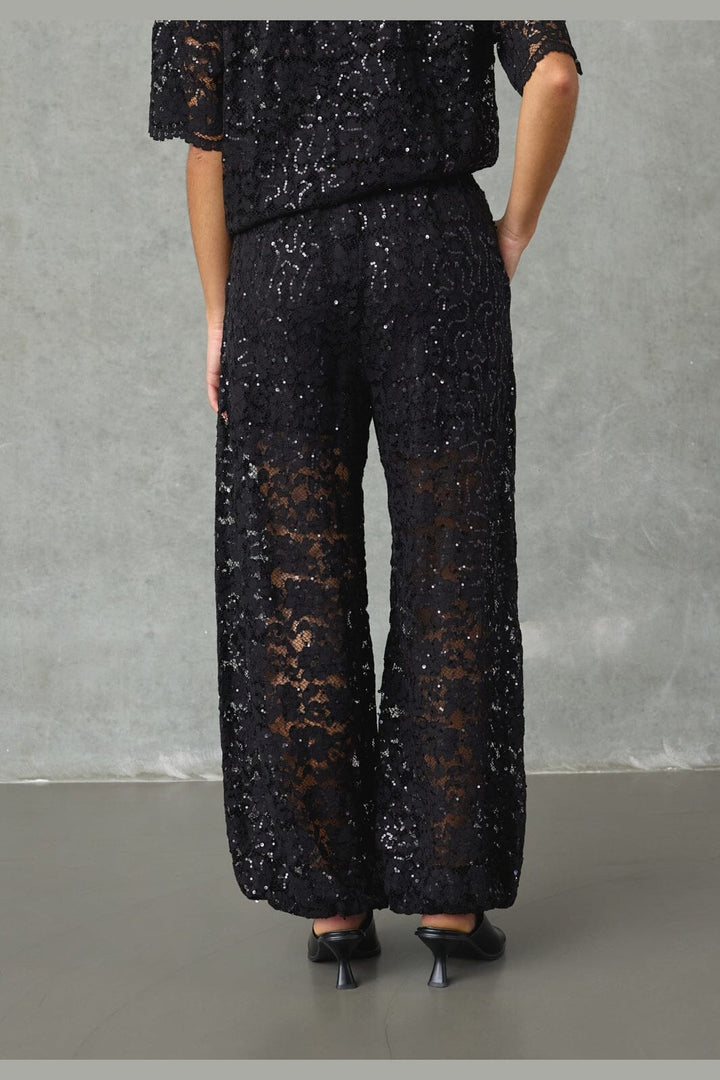 Love & Divine - Love1525-1 20237 - 001 - Black Lace Sequins