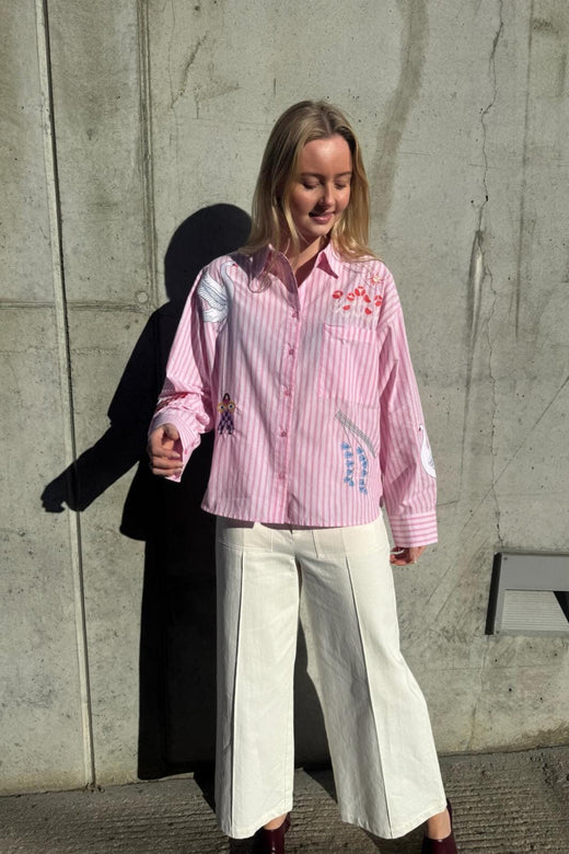 Love & Divine - Love1555-2 20031 - 832 - Rose Stripes Emb. Skjorter 