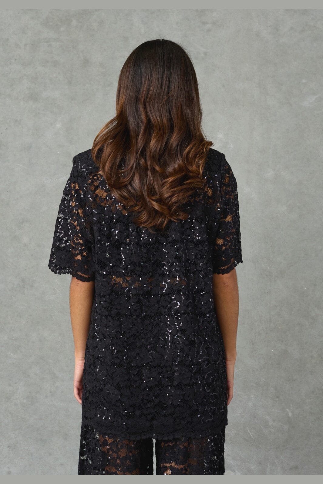 Love & Divine - Love1630 20239 - 001 - Black Lace Sequins
