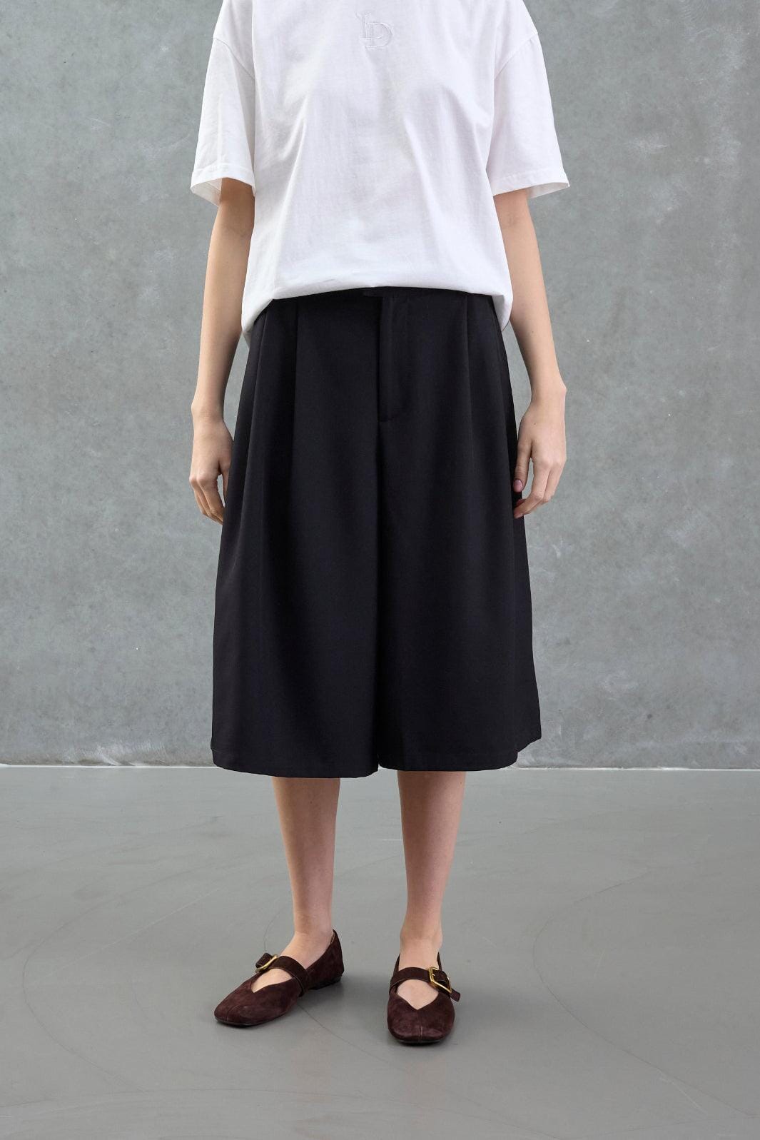 Love & Divine - Love1693 20518 - 000 - Black Shorts 