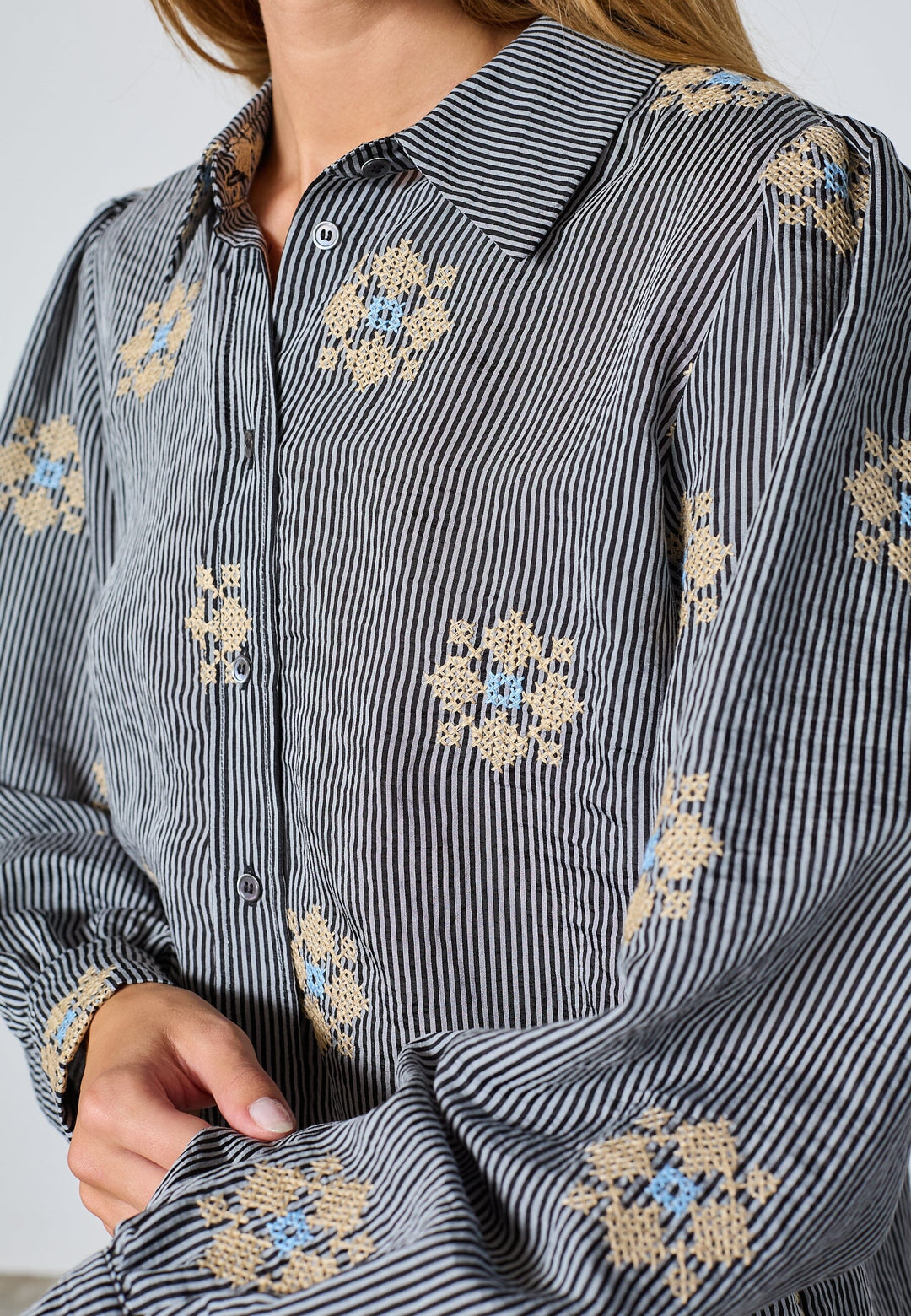 Love & Divine - Love919-19 19331 - 831 - Black Stripes Skjorter 