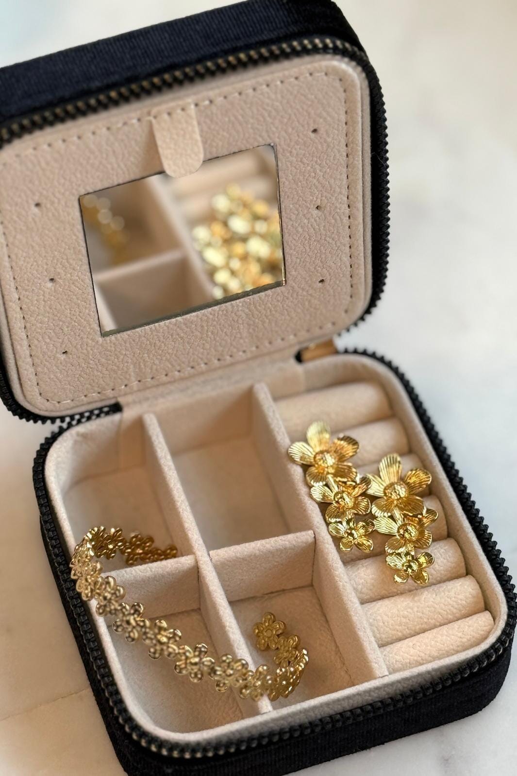 Mellow Moon - Eliette Smykkeskrin - Black Smykkeskrin 