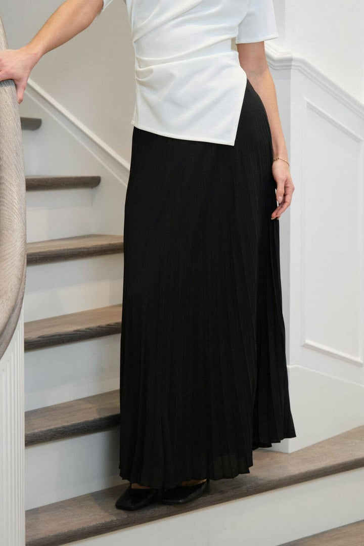 Neo Noir - Boni Simple Plisse Skirt 166495 - 100 - Black Nederdele 