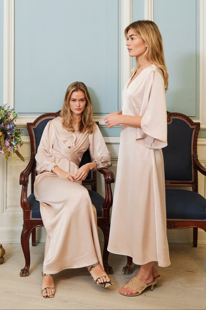 Neo Noir - Bretti Heavy Sateen Dress 168431 - 720 - Champagne Kjoler 