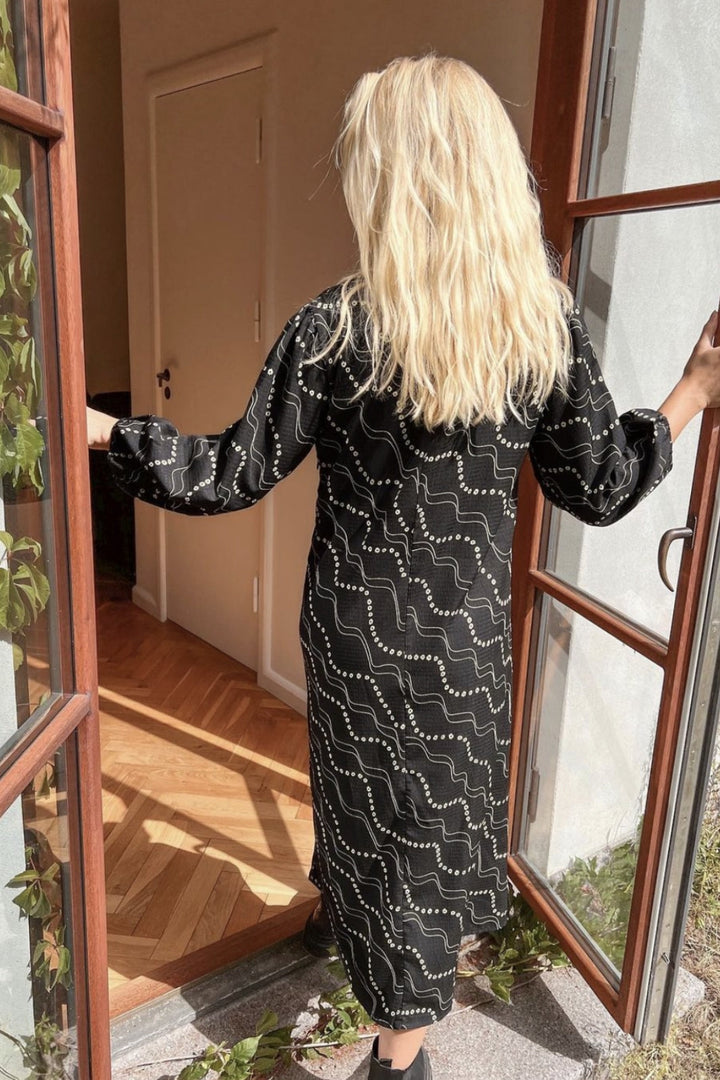 Neo Noir - Delfina Flower Stripe Dress - Black Kjoler 