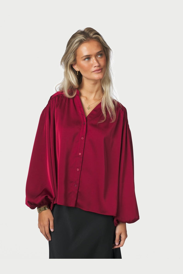 Neo Noir - Lunell Drapy Satin Blouse 171660 - 682 - Wine