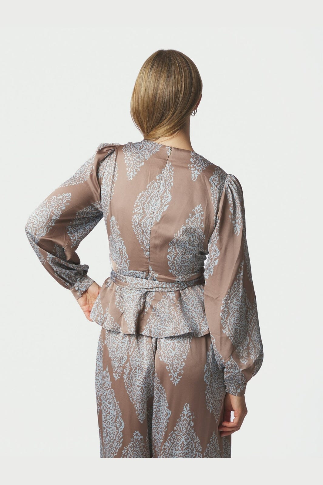 Neo Noir - Rista Paisley Drop Blouse 166208 - 481 - Dark Taupe/Light Blue