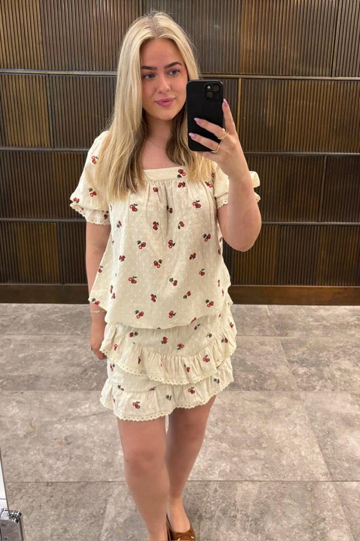 Forudbestilling - Pieces - Pcthea 3/4 Square Neck Top Pp - 4936521 Cloud Cream Cherries Toppe 